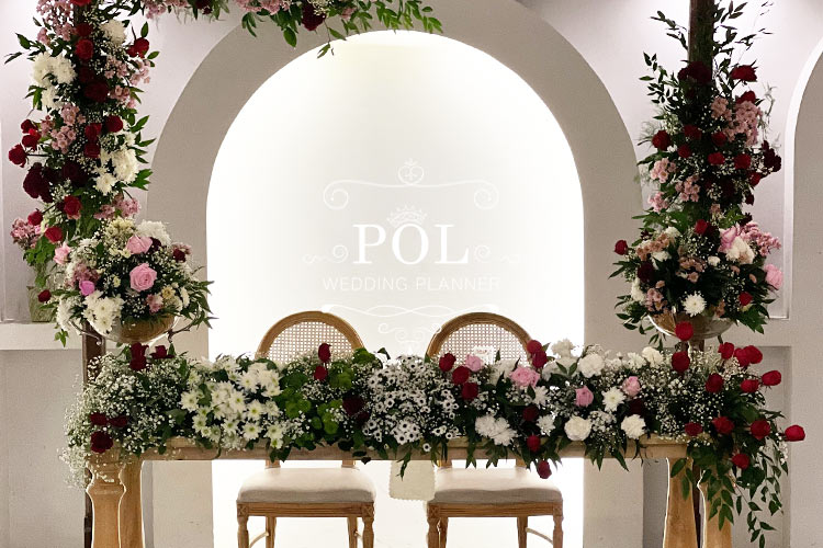 طراحی دکور و گلآرایی مراسم